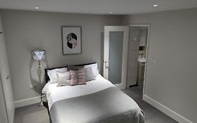 Basement Apartment In Central Bath